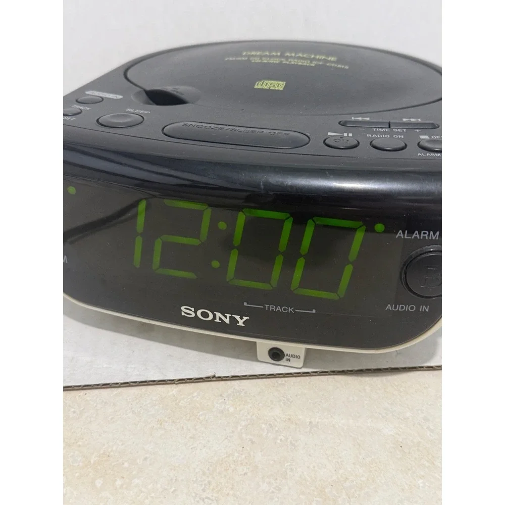 Sony Dream Machine FM/AM CD Clock Radio Black White ICF-CD815